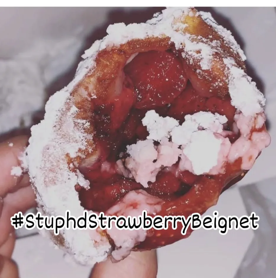 Strawberry Sweet Beignets (2 pcs)