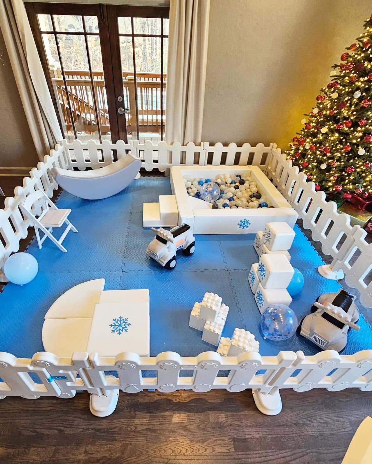 4’x4’ White Ball Pit Fun zone
