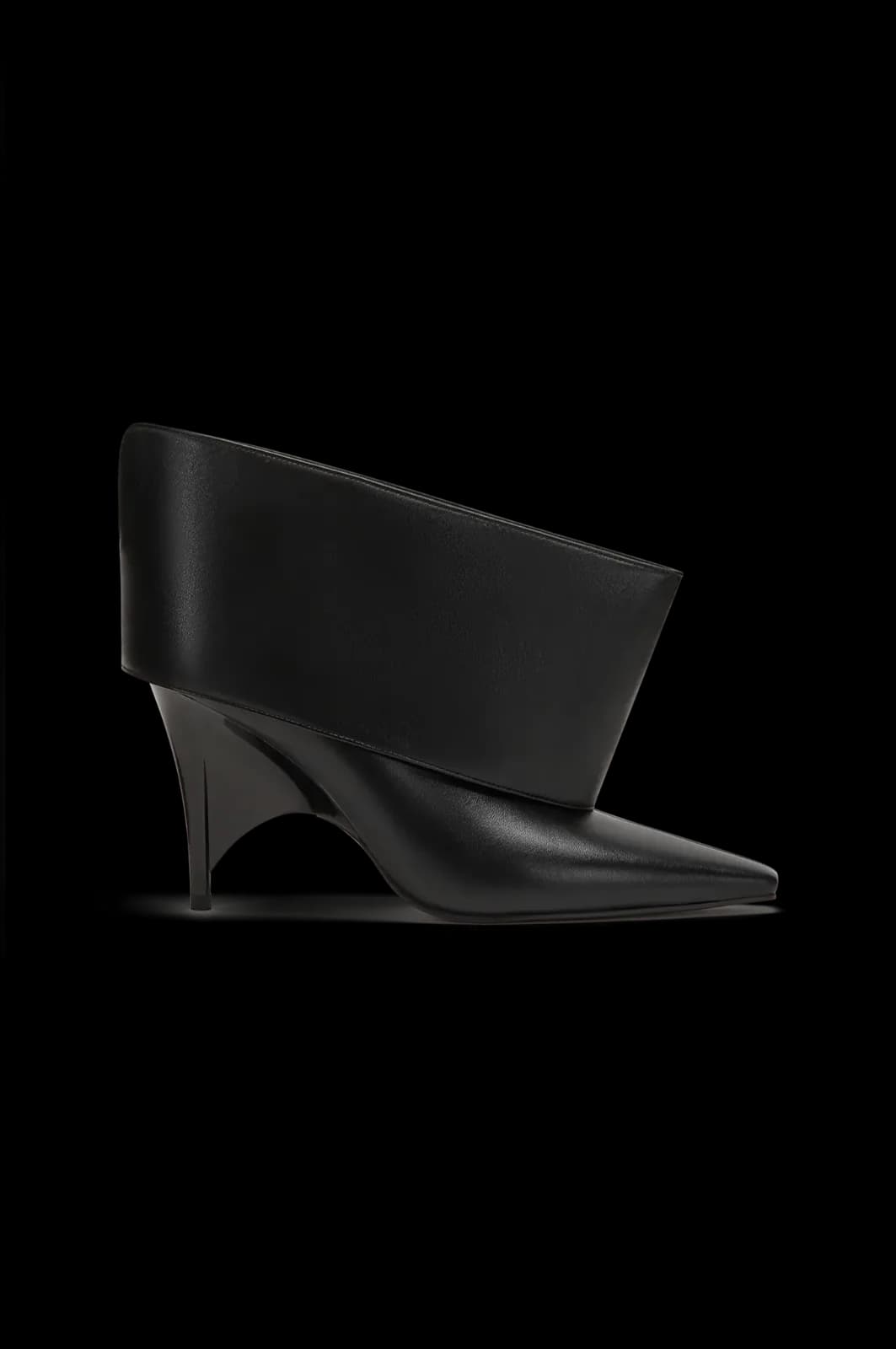 Rev Cuff Heel Black